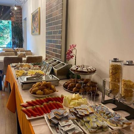 Crown Boutique Hotel Durrës 외부 사진