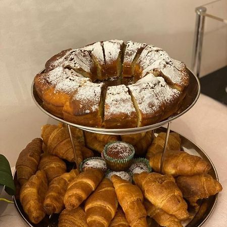 Crown Boutique Hotel Durrës 외부 사진